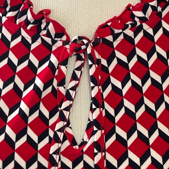 Tommy Hilfiger women’s size large, sleeveless,‎ geometric, print, blouse - Picture 4 of 12